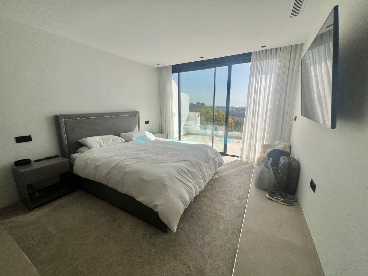 Town House for sale in Benahavis