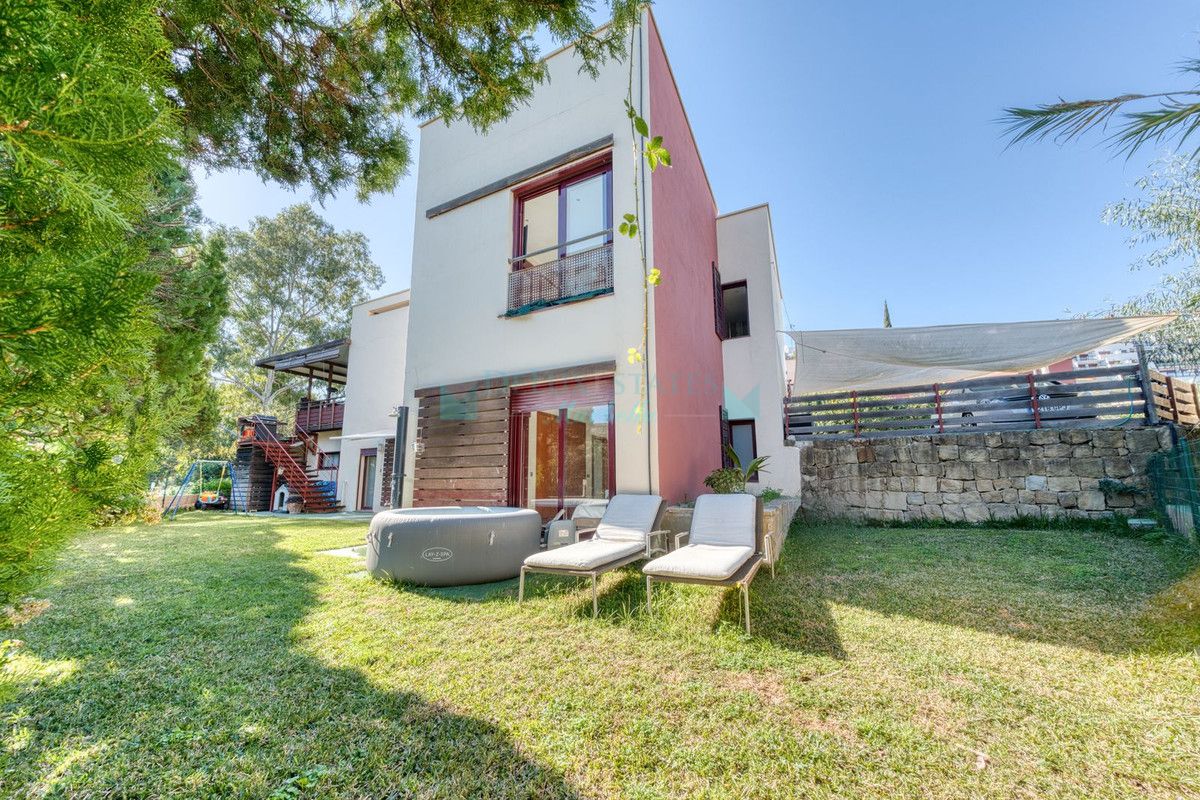 Villa for sale in Los Flamingos, Benahavis