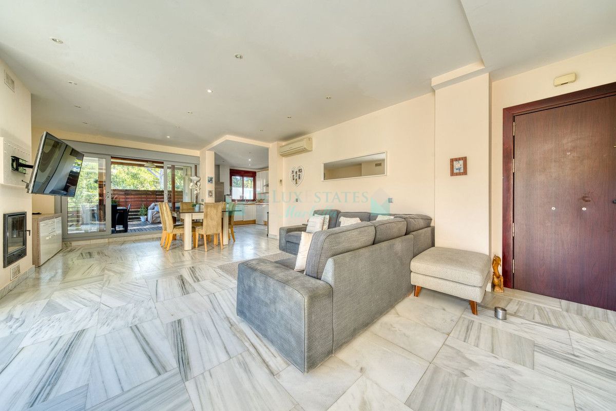 Villa for rent in Benahavis