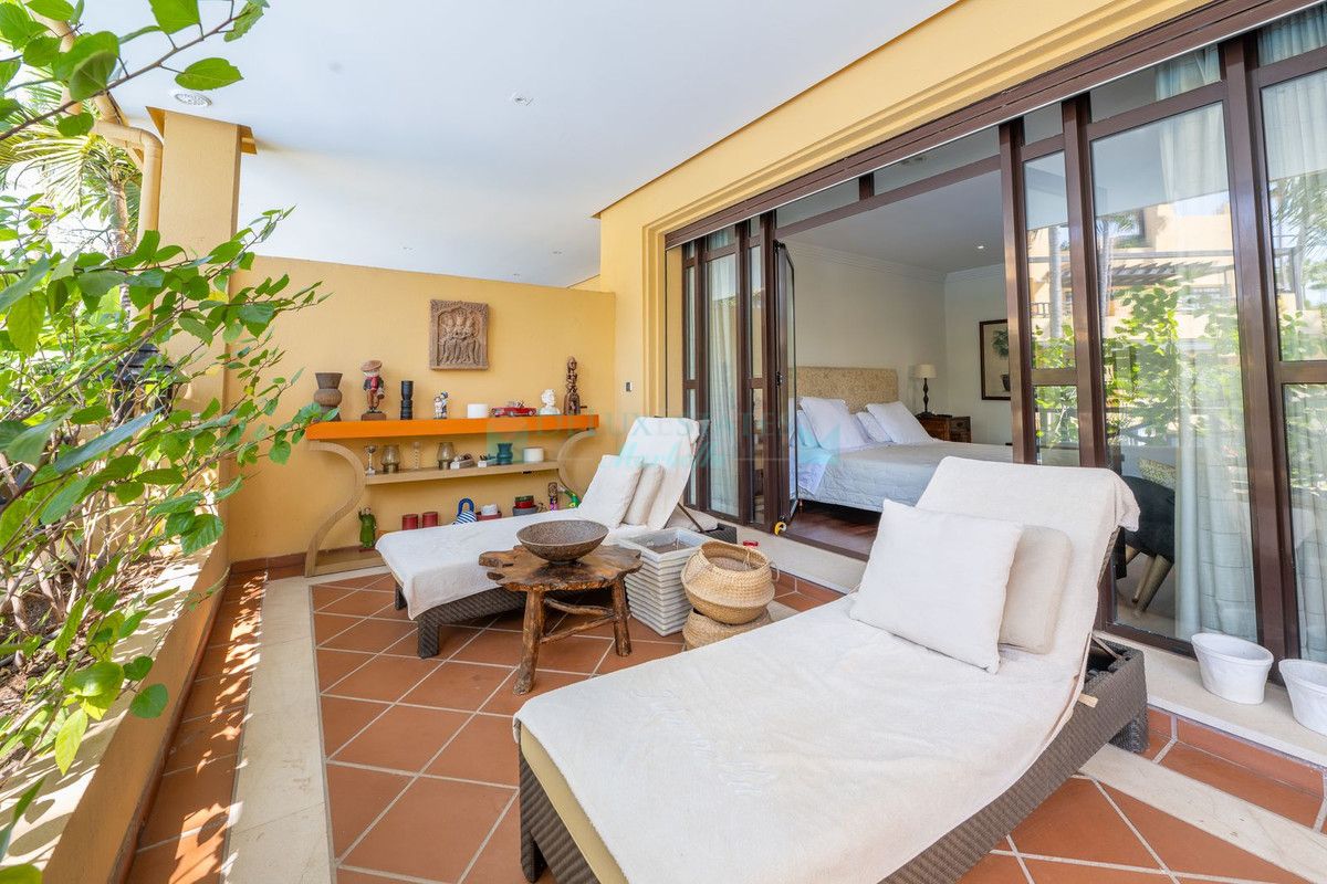 Ground Floor Apartment for sale in Marbella - Puerto Banus