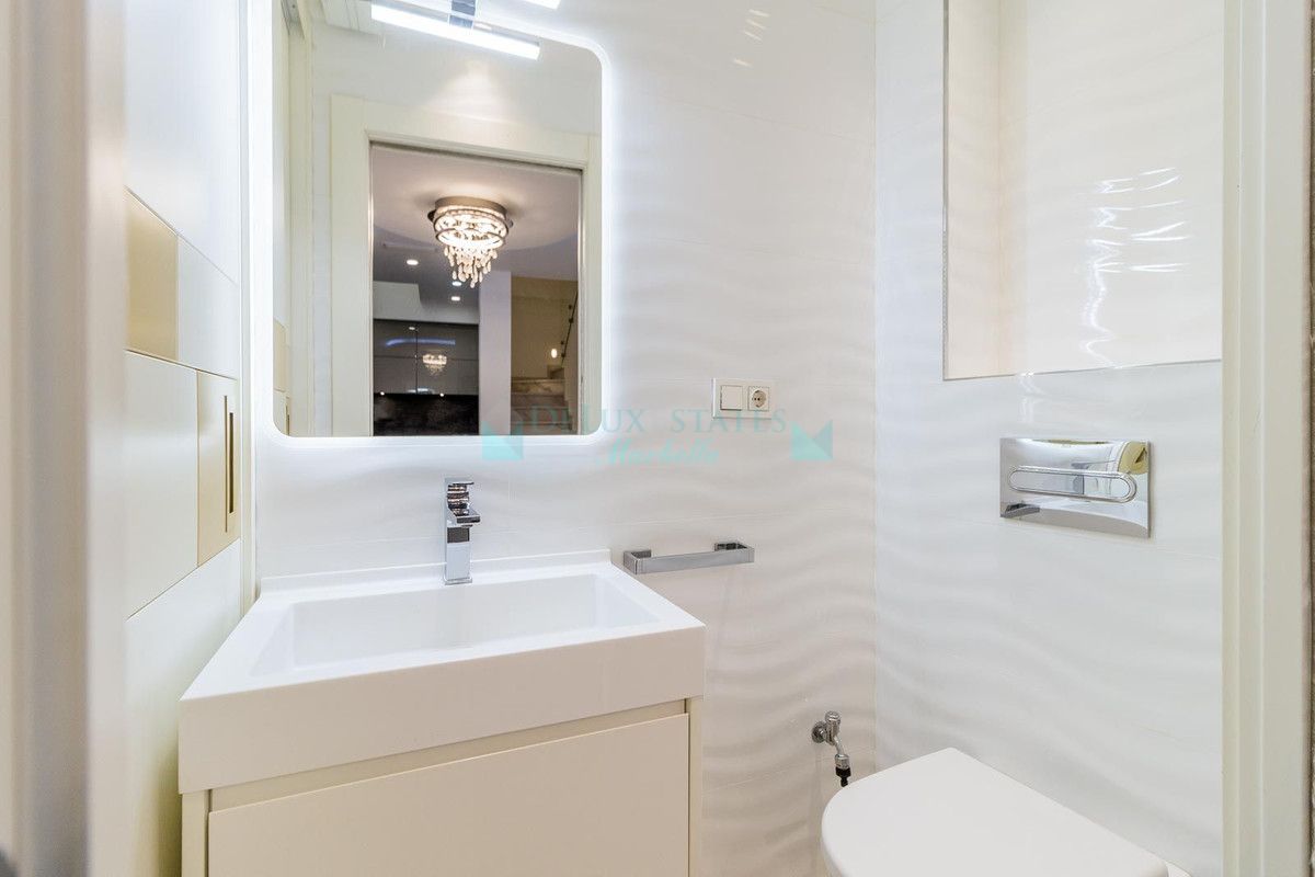 Town House for sale in Estepona