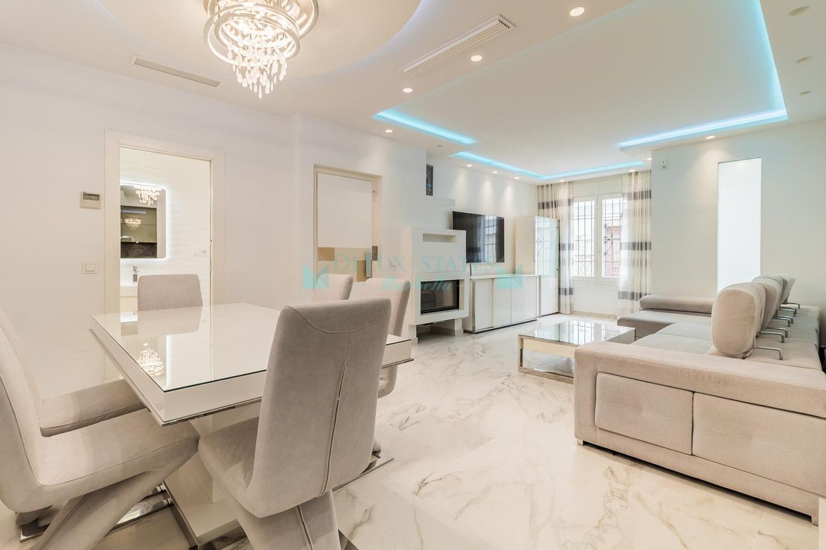 Town House for sale in Estepona