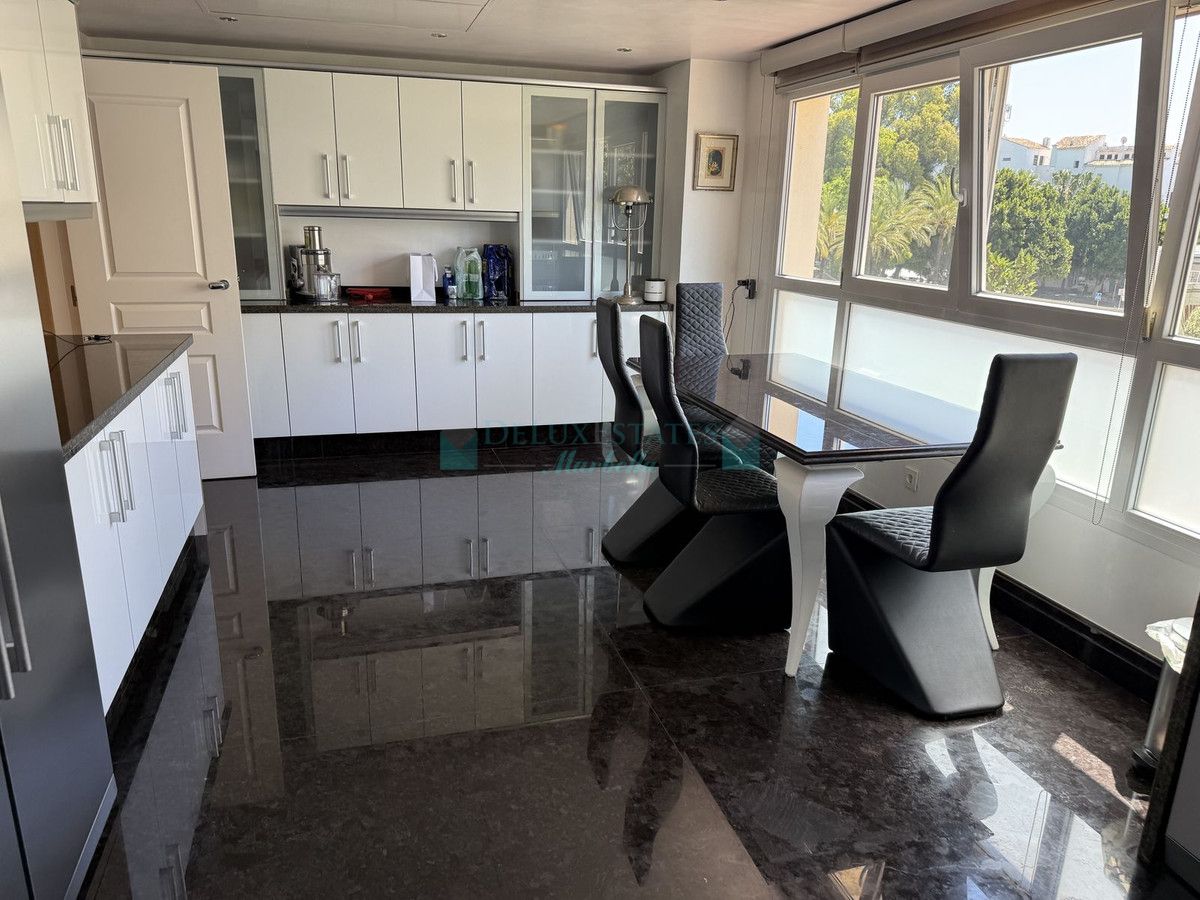 Apartment for sale in Marbella - Puerto Banus