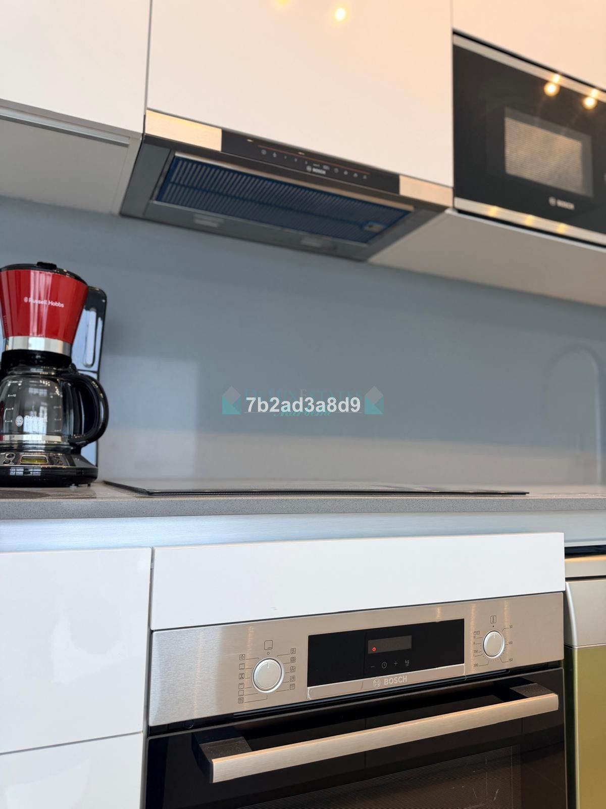 Apartamento en alquiler en Bel Air, Estepona