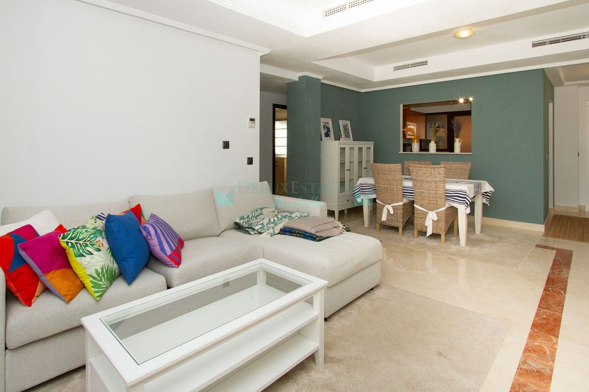 Ático en venta en La Mairena, Marbella Este