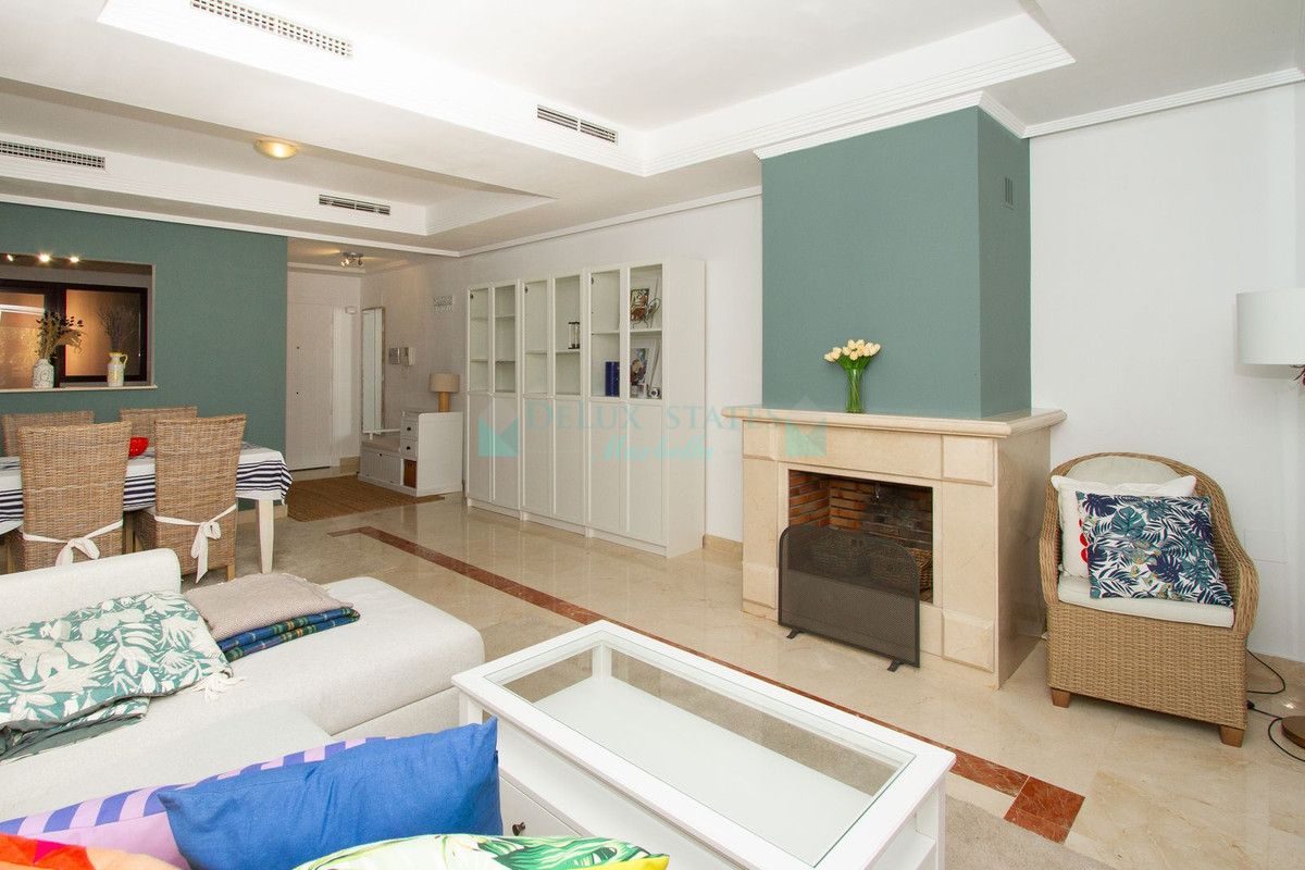 Ático en venta en La Mairena, Marbella Este