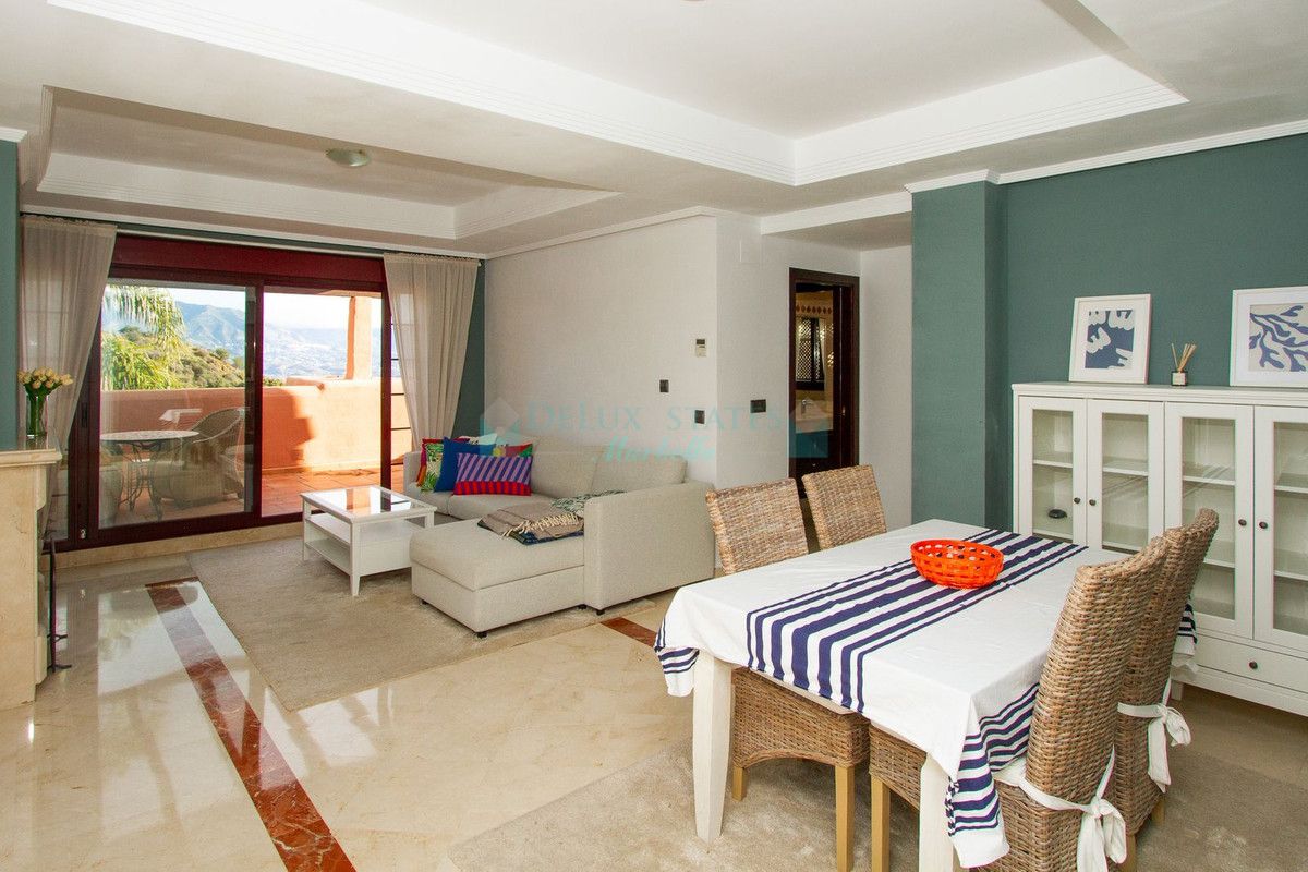 Ático en venta en La Mairena, Marbella Este