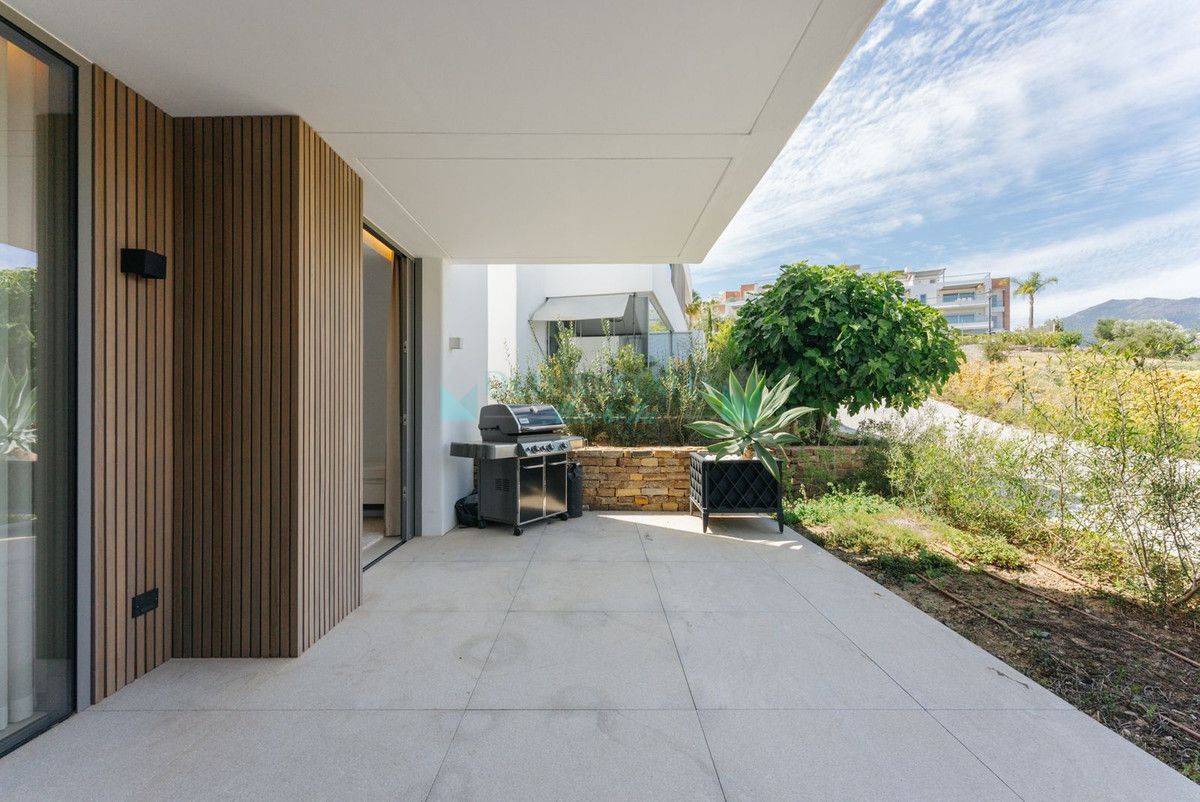 Ground Floor Apartment for sale in Los Arqueros, Benahavis