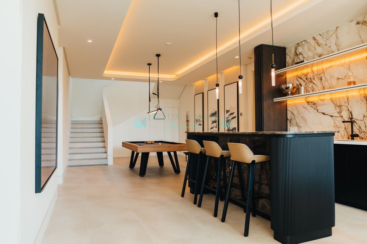 Villa for sale in La Quinta, Benahavis