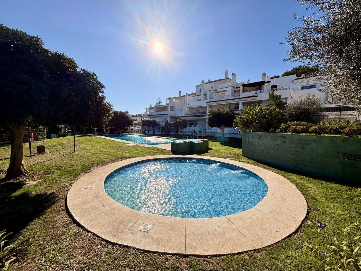 Apartamento en venta en Rio Real, Marbella Este