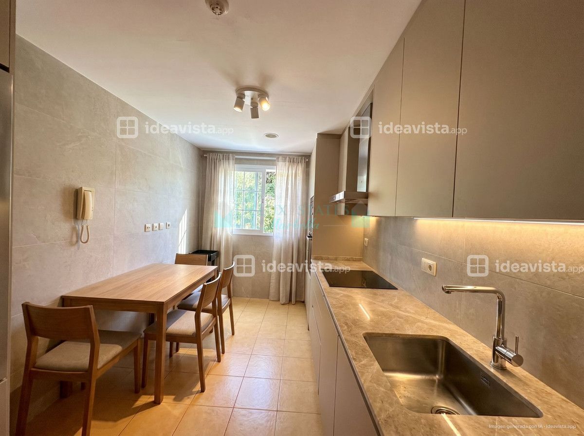 Apartamento en venta en Rio Real, Marbella Este