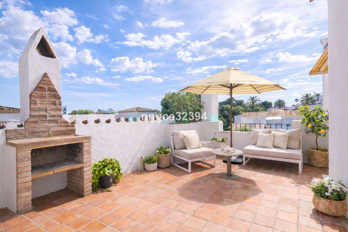 Penthouse for sale in El Paraiso, Estepona