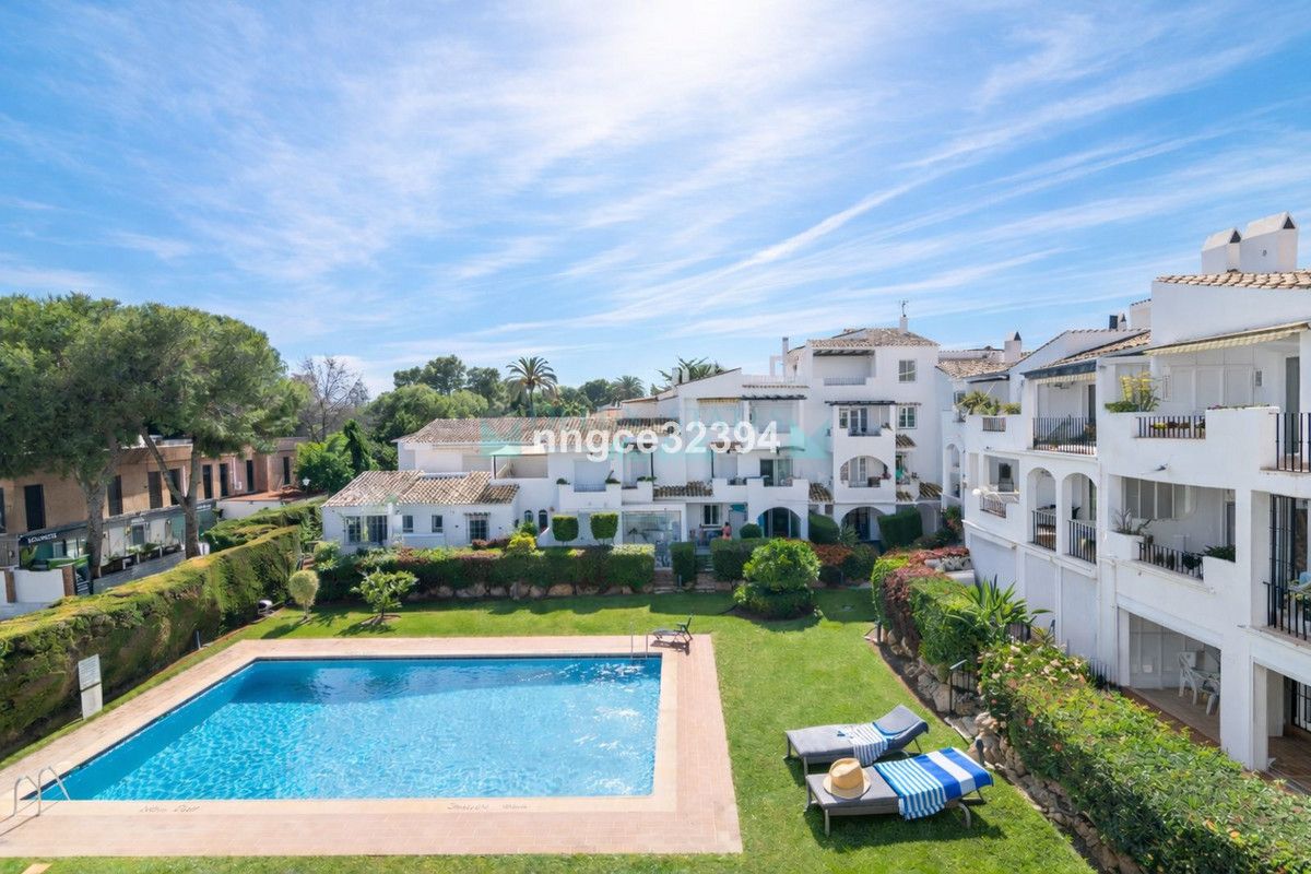 Penthouse for sale in El Paraiso, Estepona