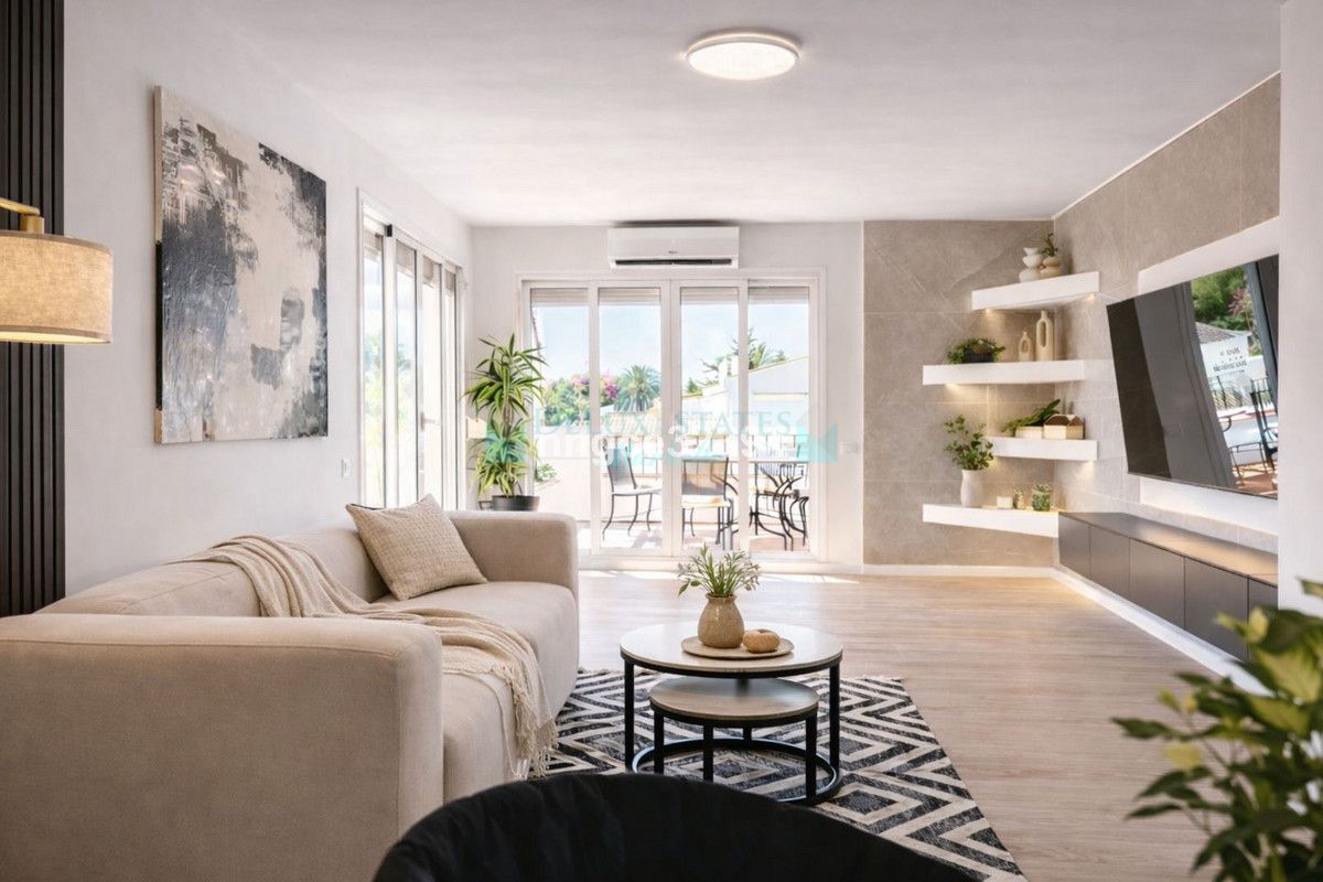 Penthouse for sale in El Paraiso, Estepona
