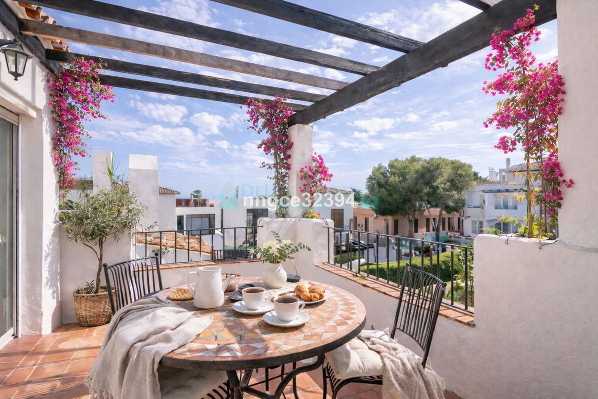 Penthouse for sale in El Paraiso, Estepona