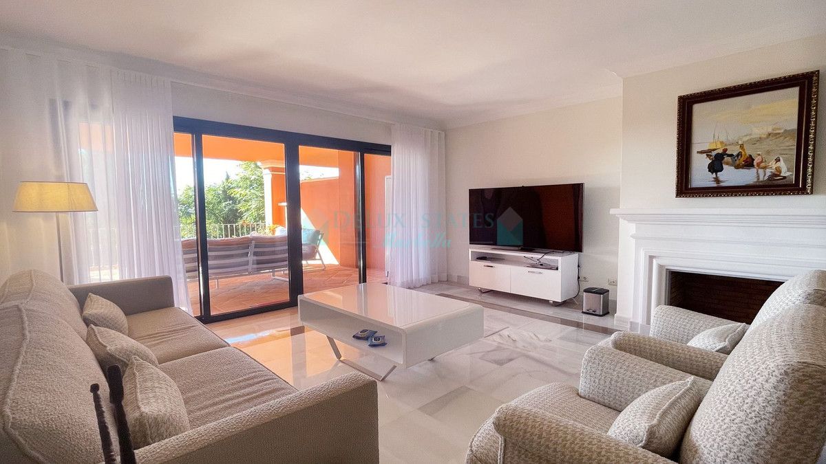 Apartment for sale in Monte Halcones, Benahavis