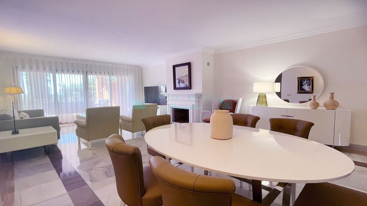 Apartment for sale in Monte Halcones, Benahavis