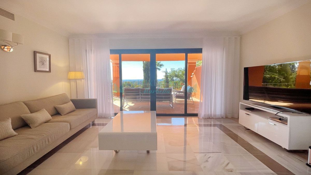 Apartment for sale in Monte Halcones, Benahavis