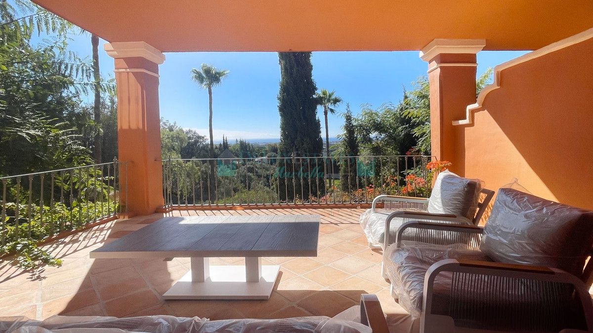 Apartment for sale in Monte Halcones, Benahavis