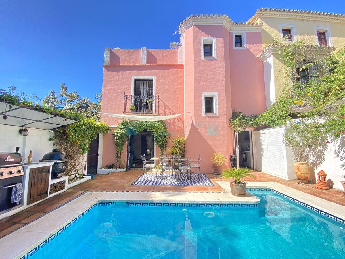 Semi Detached Villa for sale in Marbella