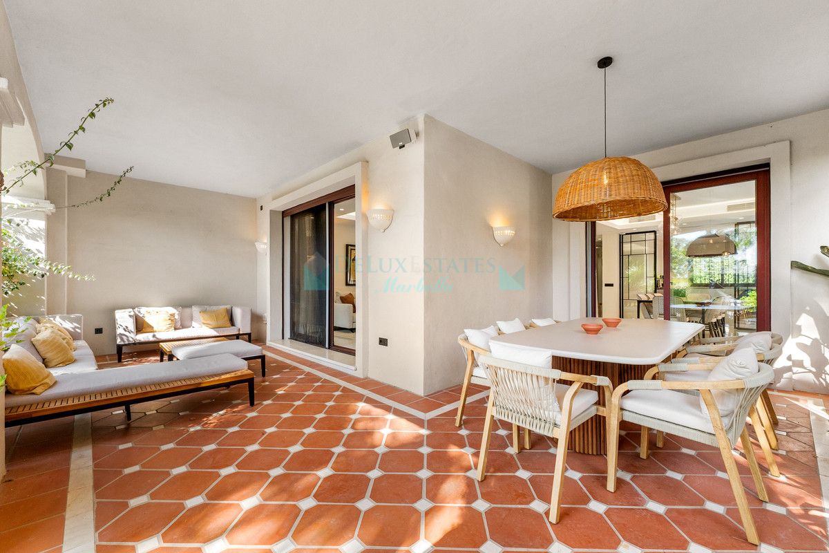 Semi Detached Villa for rent in Nueva Andalucia