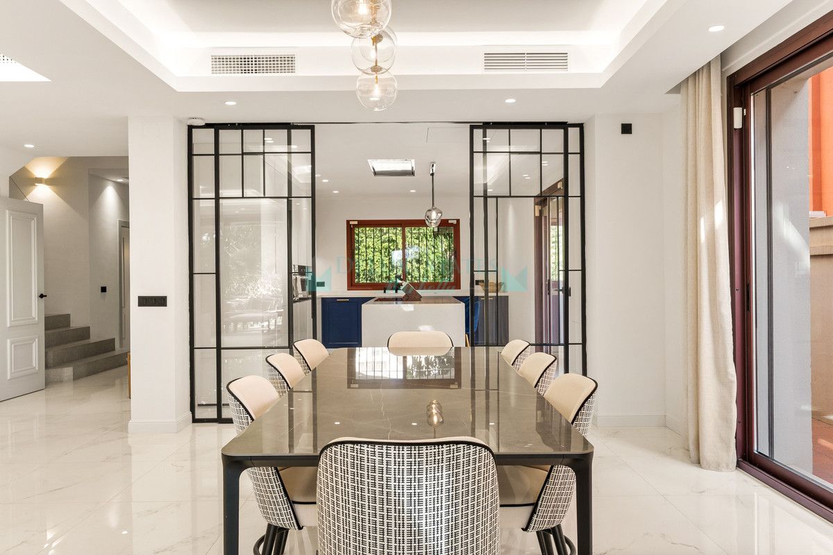Semi Detached Villa for rent in Nueva Andalucia