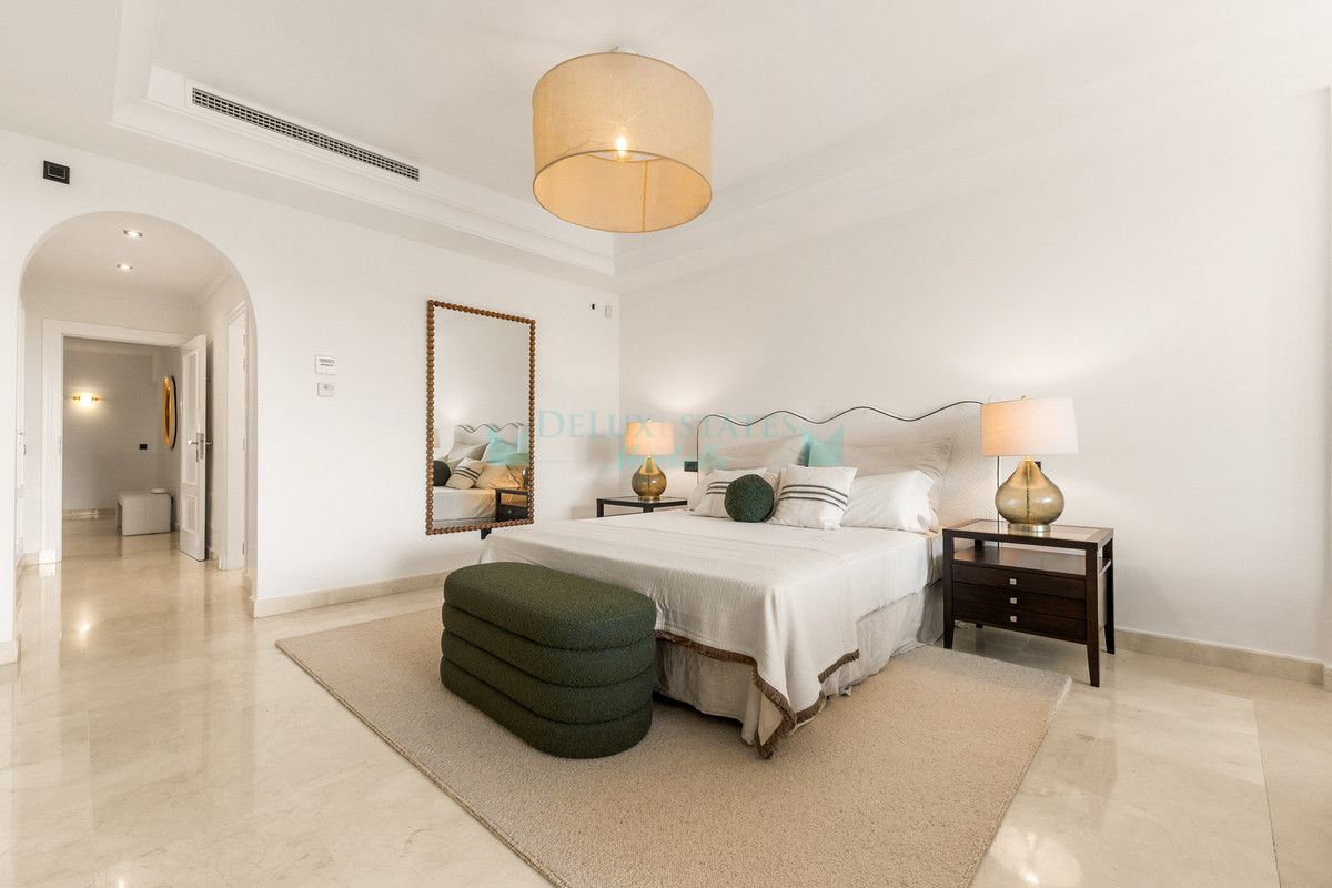 Semi Detached Villa for rent in Nueva Andalucia