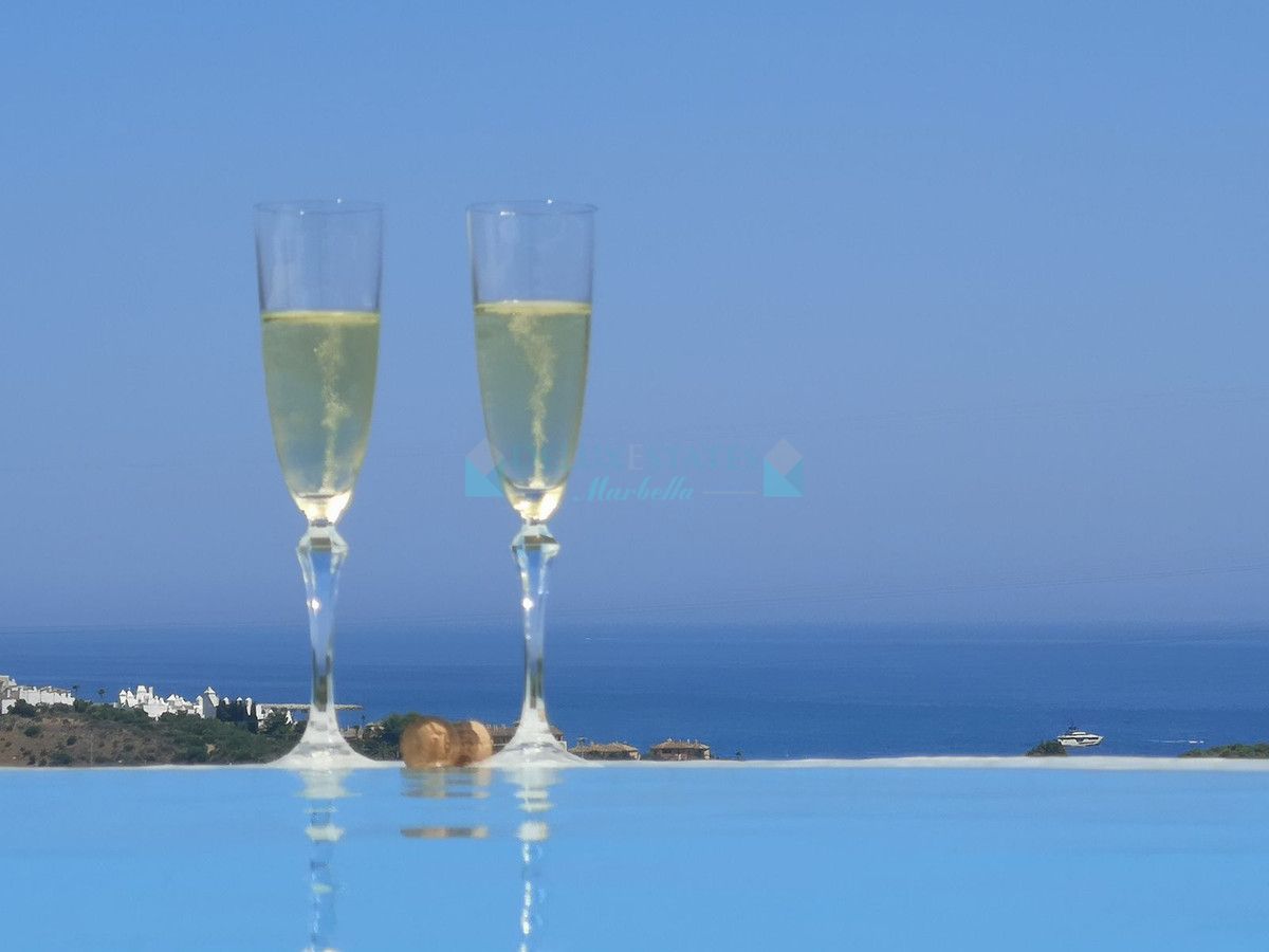 Villa for rent in Estepona
