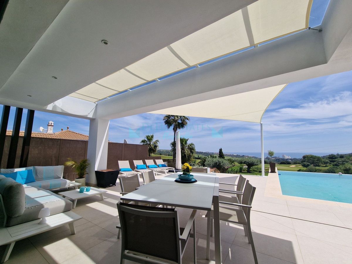 Villa for rent in Estepona