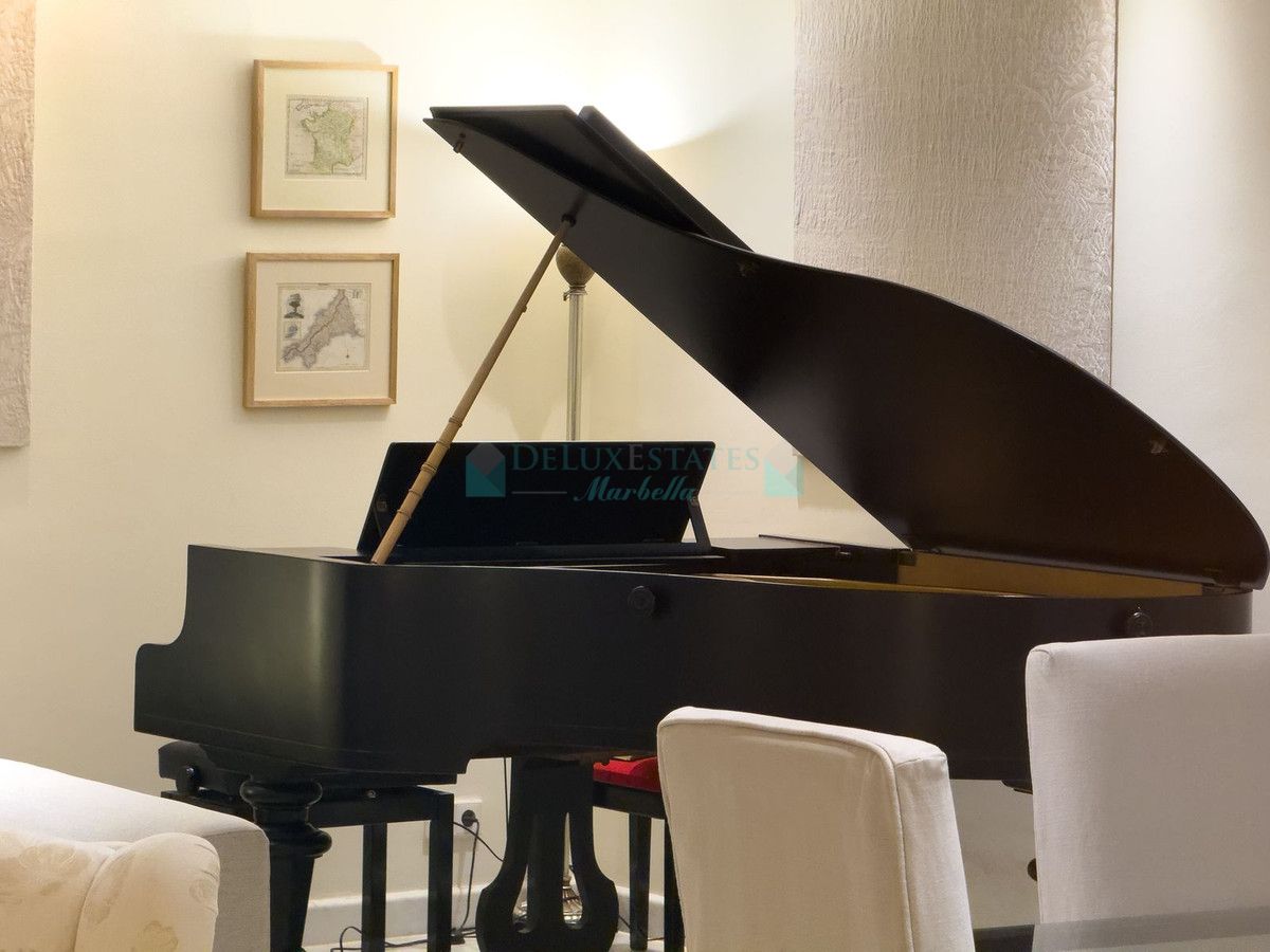 Villa for rent in El Rosario, Marbella East