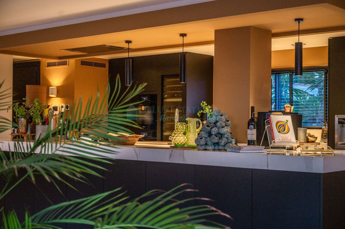 Villa en venta en El Rosario, Marbella Este