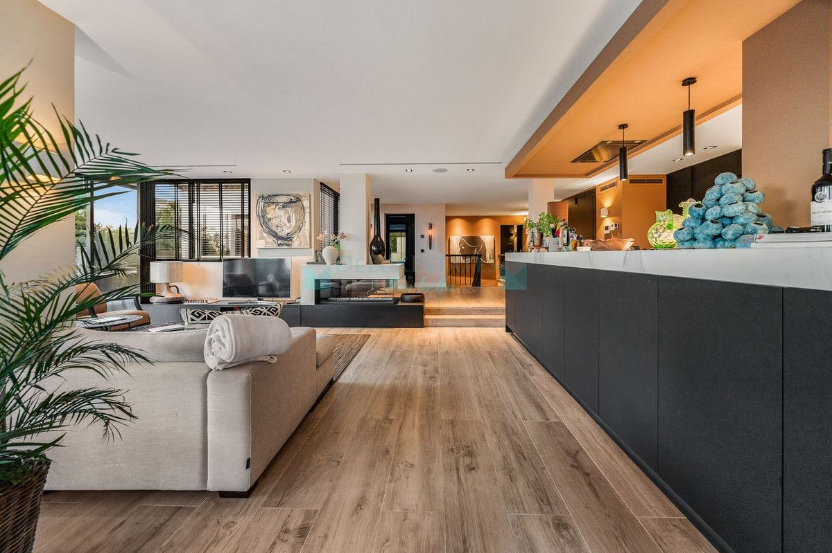 Villa en venta en El Rosario, Marbella Este