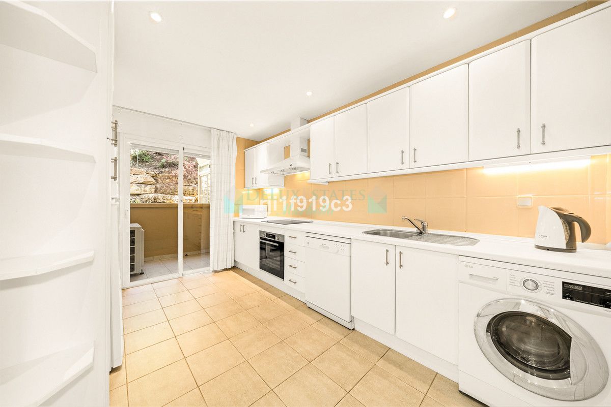 Ground Floor Apartment for sale in Elviria, Marbella East