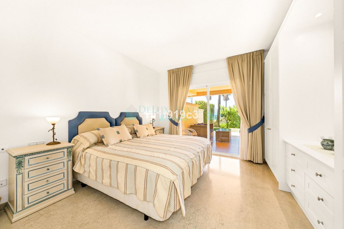 Ground Floor Apartment for sale in Elviria, Marbella East