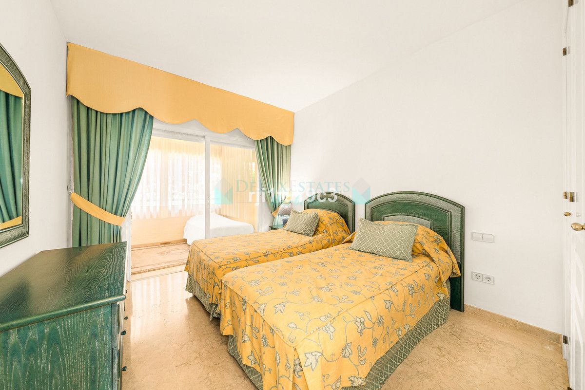 Ground Floor Apartment for sale in Elviria, Marbella East