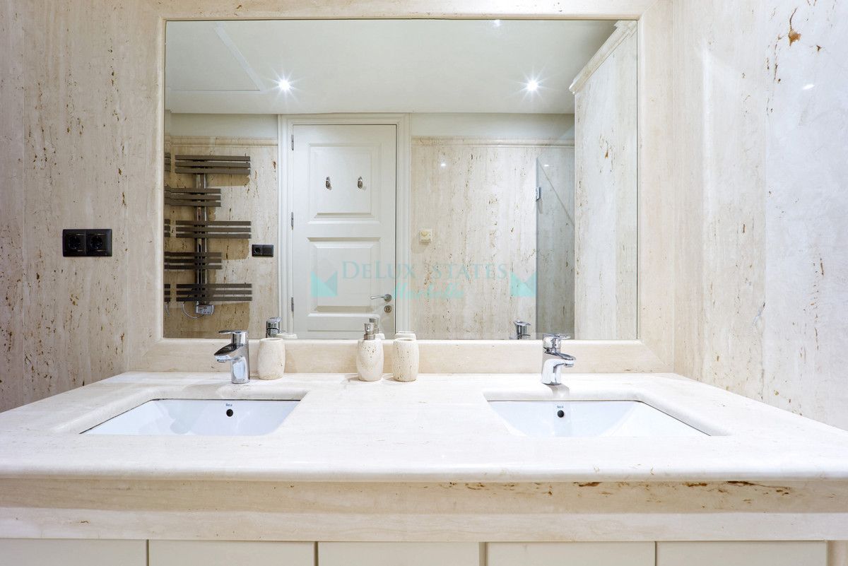 Ground Floor Apartment for sale in Estepona