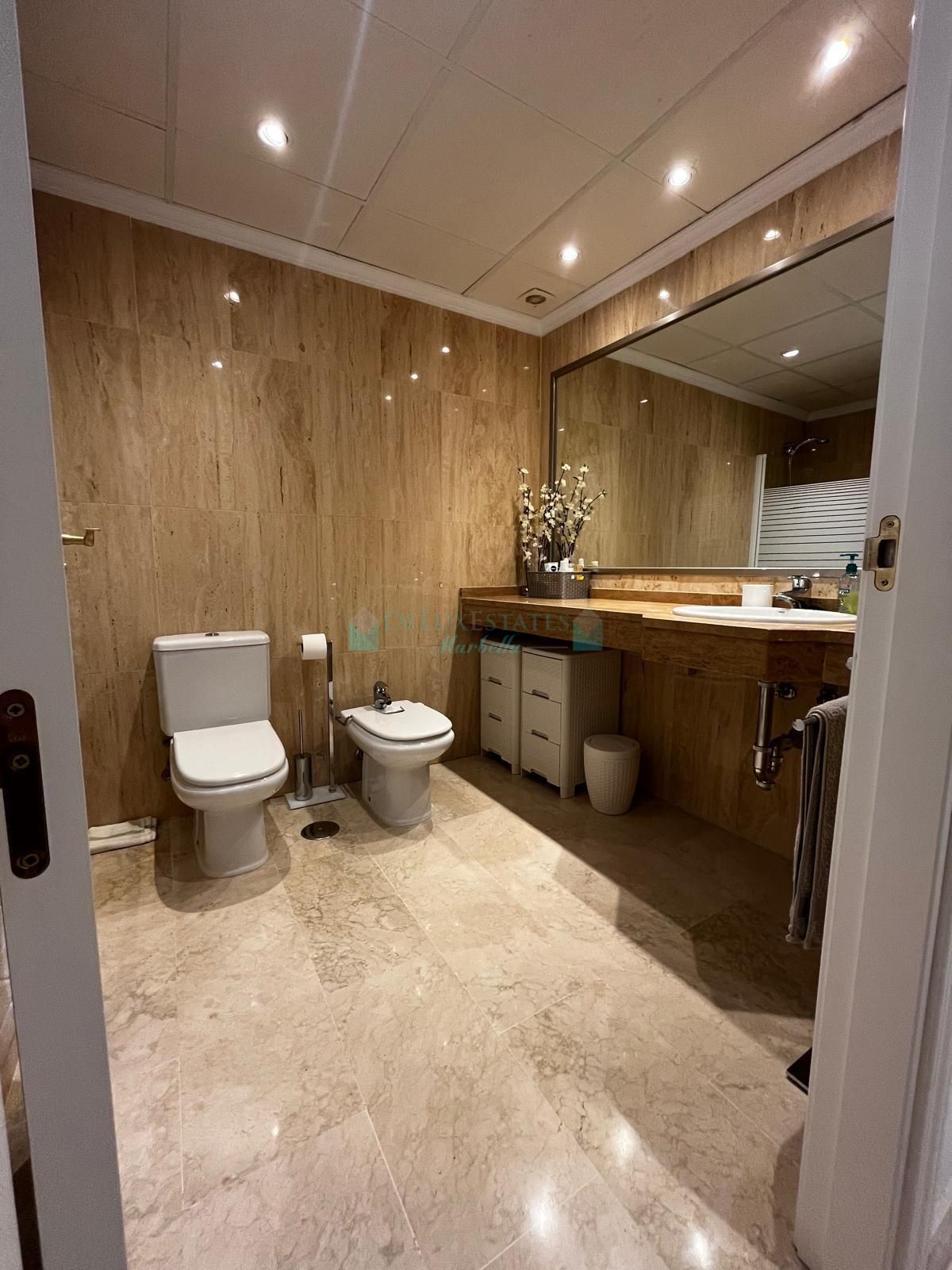 Ground Floor Apartment for sale in Elviria, Marbella East