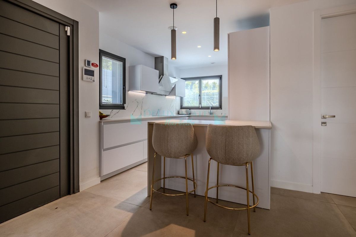 Villa for sale in Marbella - Puerto Banus