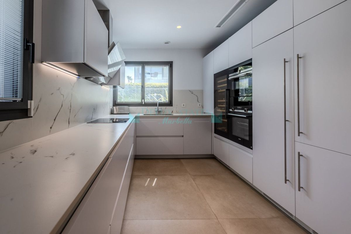 Villa for sale in Marbella - Puerto Banus