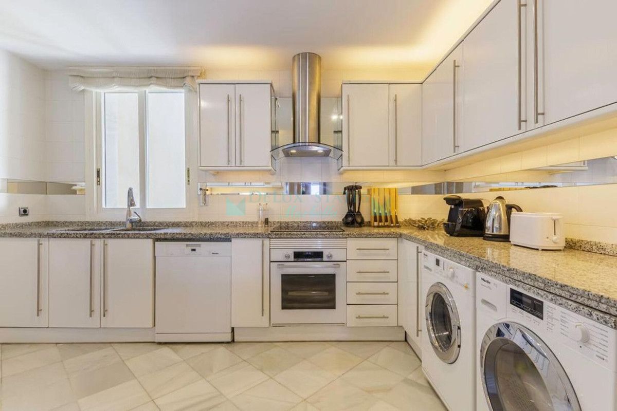 Apartment for sale in Marbella - Puerto Banus