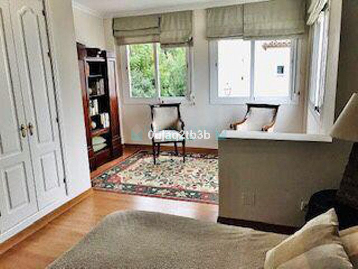 Apartment for sale in New Golden Mile, Estepona