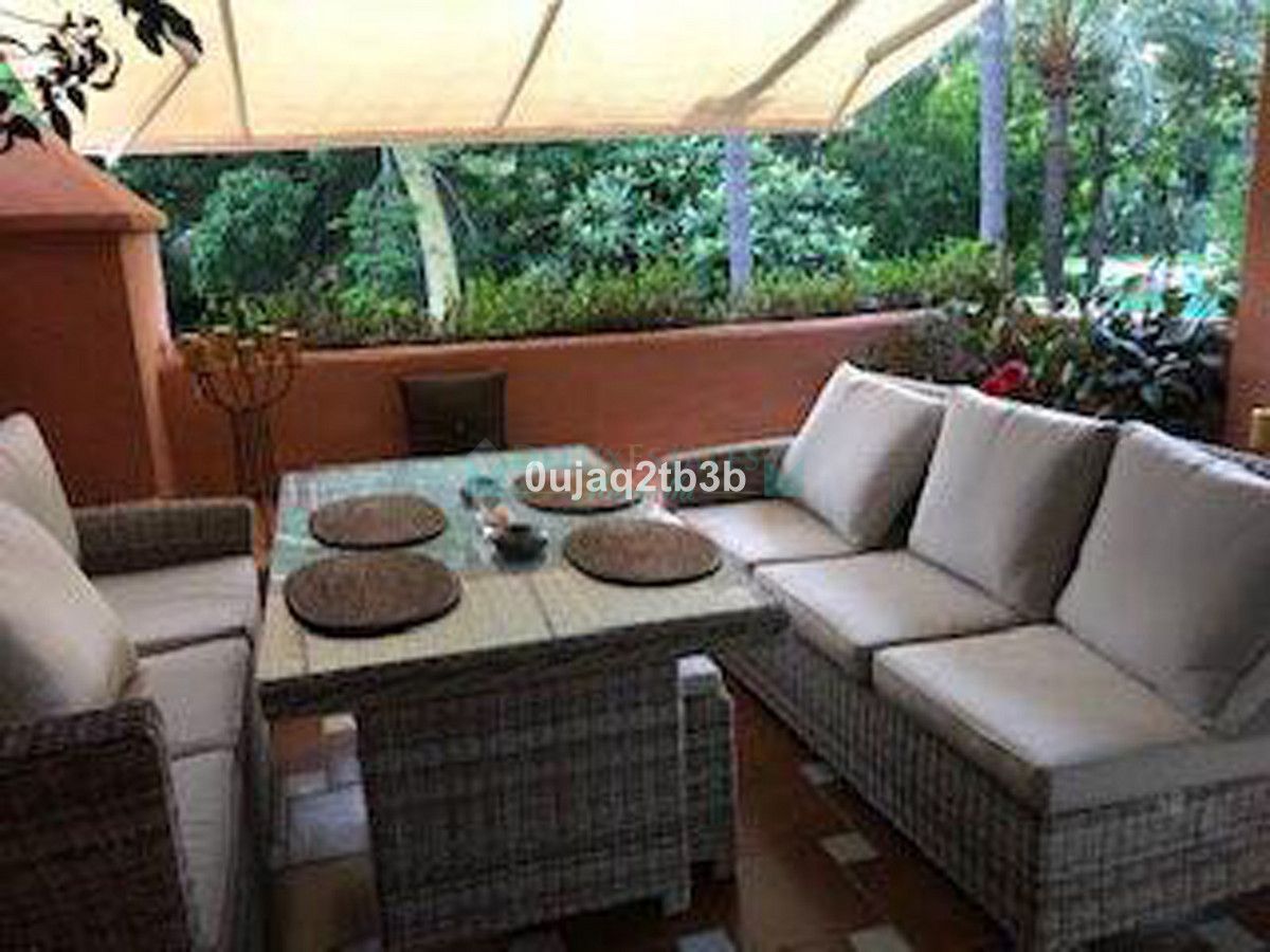 Apartment for sale in New Golden Mile, Estepona