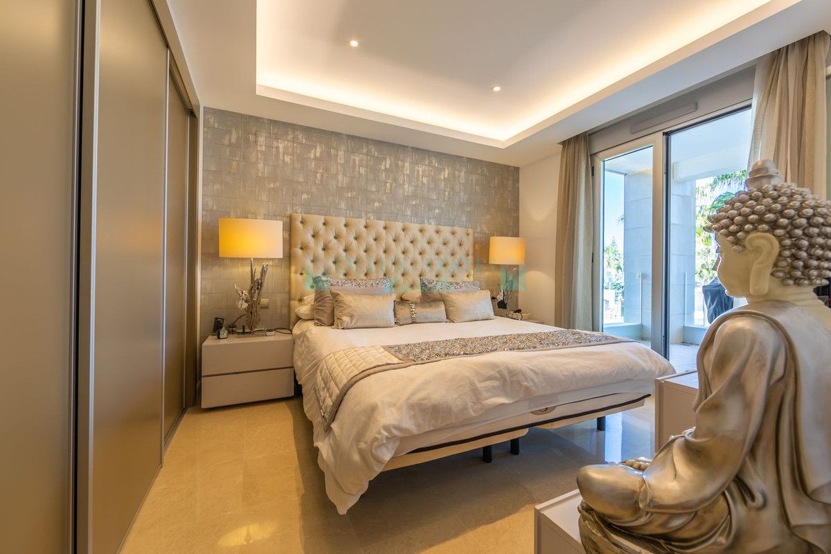 Apartamento en venta en Estepona