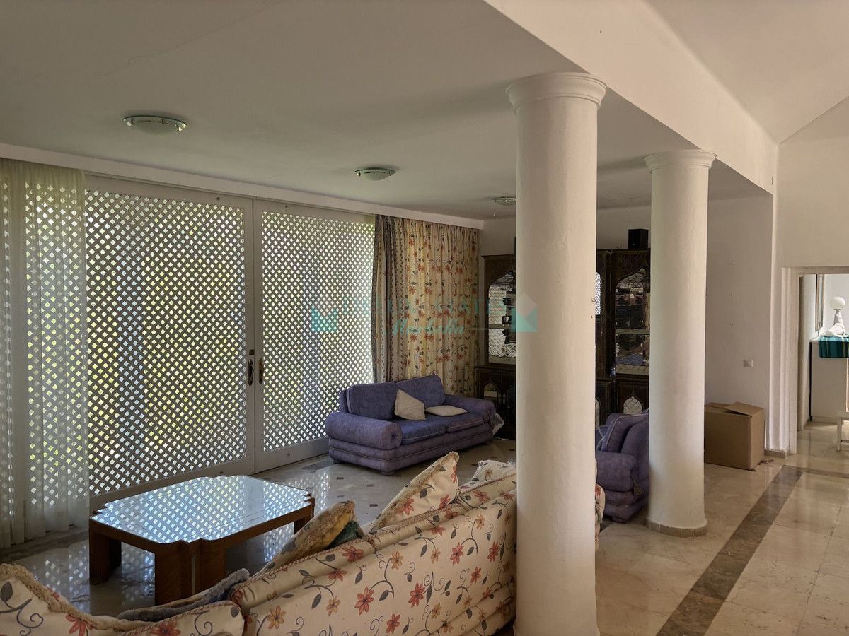 Villa for sale in Marbella Golden Mile