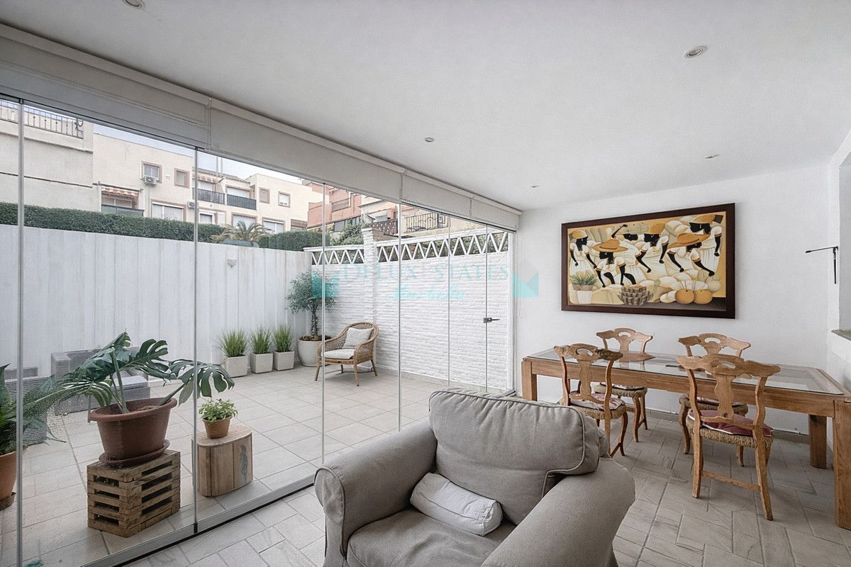 Town House for sale in Estepona
