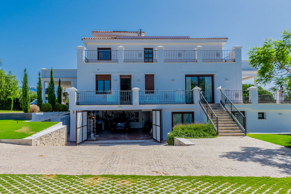 Villa for sale in Guadalmina Alta, San Pedro de Alcantara