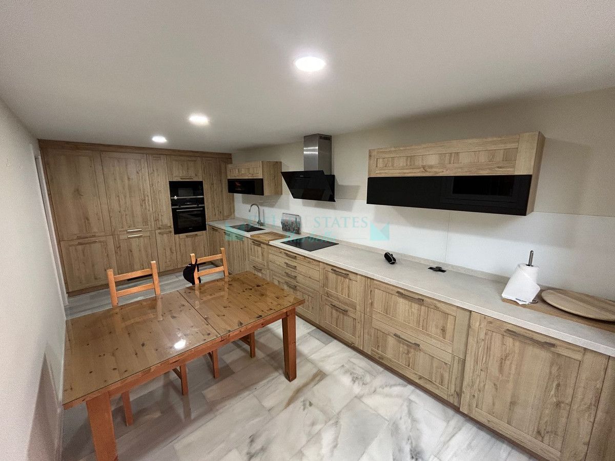 Town House for sale in Atalaya, Estepona