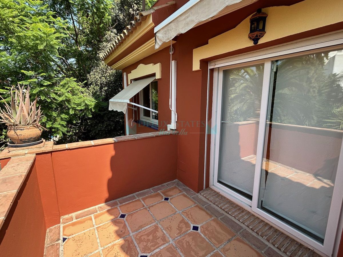 Town House for sale in Atalaya, Estepona