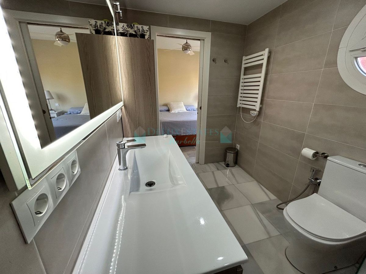 Town House for sale in Atalaya, Estepona