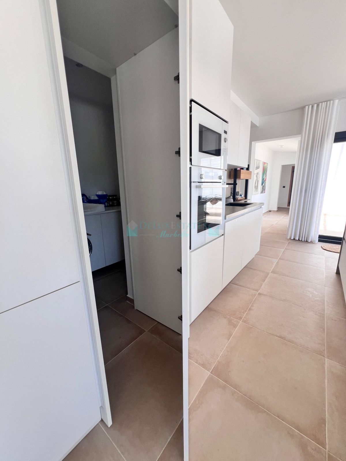 Villa for sale in Estepona